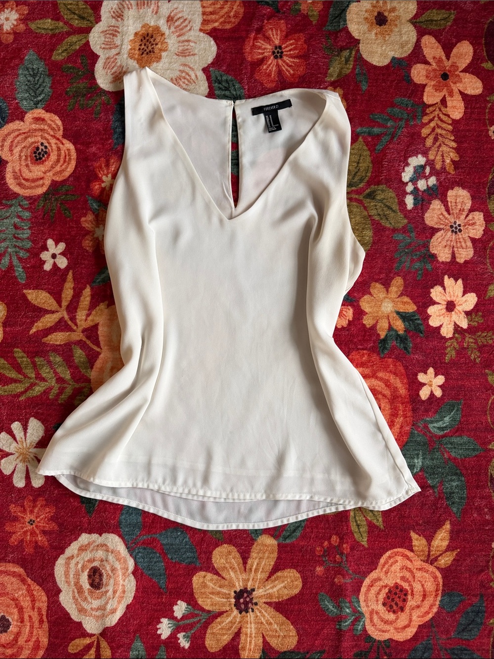 Forever 21 Cream V-Neck Sleeveless Blouse